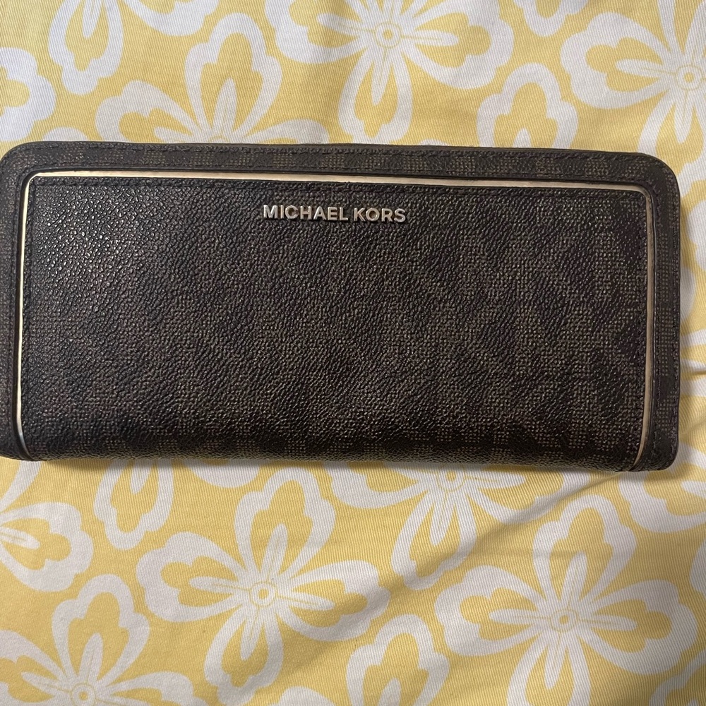 Michael kors genuine leather wallet